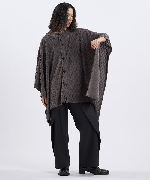 NO ID.(ノーアイディ)の「mj12003- フーデッドポンチョ(459006-592T)(ポンチョ・メンズ・ブラック×グレー/グレー/ブラック・ONE SIZE)」の22枚目の写真