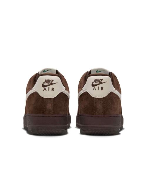 NIKE(ナイキ)の「ナイキ エア フォース 1 '07 スエード ウィメンズシューズ / Nike Air Force 1 '07 Suede Women's Shoes IQ0136-200 Cacao Wow(スニーカー・レディース・ブラウン系その他2・23.5/24.5/24/26/25.5/22/22.5/23/25)」の3枚目の写真