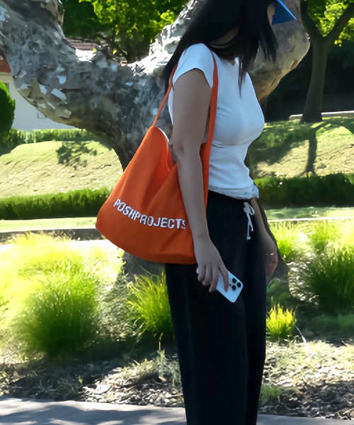 POSH-PROJECTS(ポッシュプロジェクト)の「CT137 Kangaroo Bag Medium (7 Colors)(ショルダーバッグ・レディース・カーキ/イエロー/オレンジ/インディゴブルー/アイボリー/ライトピンク/Black・FREE)」の8枚目の写真
