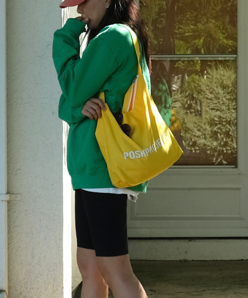 POSH-PROJECTS(ポッシュプロジェクト)の「CT137 Kangaroo Bag Medium (7 Colors)(ショルダーバッグ・レディース・カーキ/イエロー/オレンジ/インディゴブルー/アイボリー/ライトピンク/Black・FREE)」の9枚目の写真