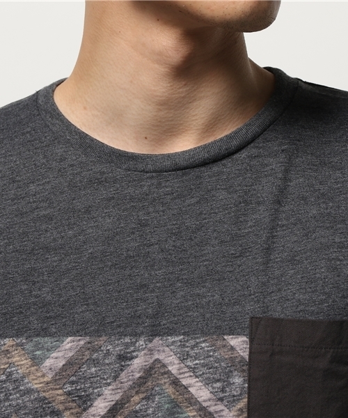 GLOBAL WORK(グローバルワーク)の「【機能素材アイテム】プリントポケットT/712581(Tシャツ/カットソー・メンズ・ダークグレー/ホワイト系その他/グレー/ホワイト・MEDIUM/SMALL/LARGE/X-LARGE)」の7枚目の写真