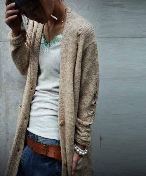 antiqua（アンティカ）の「ダメージデザインロングカーデ（カーディガン/ボレロ・レディース・ベージュ/グレー・FREE）」の5枚目の写真