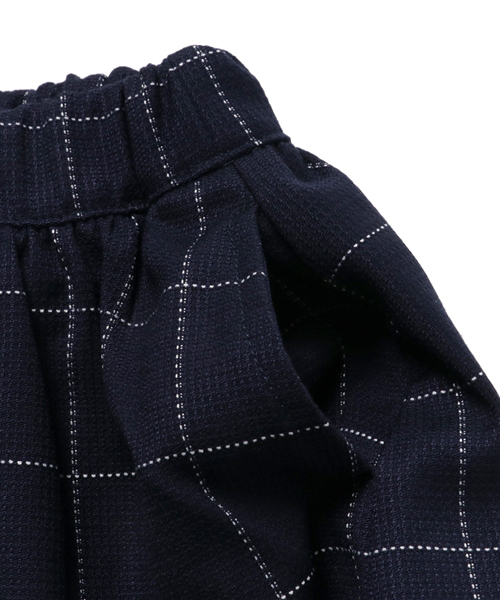 Tappet（タペット）の「[110-150]ワッフルチェックインナー付きースカート（スカート・キッズ・ネイビー・130cm/150cm/120cm/140cm/110cm）」の4枚目の写真