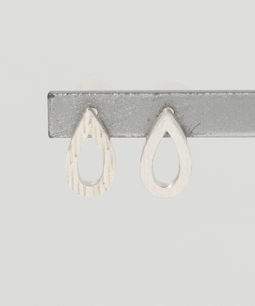 TONE SELECT GOODS(トーンセレクトグッズ)の「【hosta】アマツブスタッドピアス(ピアス(両耳用))」|シルバー