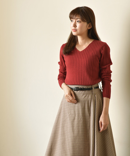 rps（アールピーエス）の「ワイドリブＶネックニットプルオーバー（ニット/セーター・レディース・ダークグリーン/レッド/杢グレー/ブルー/マスタード/オフホワイト/ブラック/ブラウン/ピンク系その他/ベージュ系その他/ピンクベージュ/イエロー/ラベンダー/ピンク/ブルーグリーン/グレイッシュベージュ/チャコールグレー/パープル・M/L）」の18枚目の写真