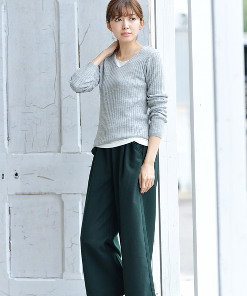 rps（アールピーエス）の「ワイドリブＶネックニットプルオーバー（ニット/セーター・レディース・ダークグリーン/レッド/杢グレー/ブルー/マスタード/オフホワイト/ブラック/ブラウン/ピンク系その他/ベージュ系その他/ピンクベージュ/イエロー/ラベンダー/ピンク/ブルーグリーン/グレイッシュベージュ/チャコールグレー/パープル・M/L）」の21枚目の写真