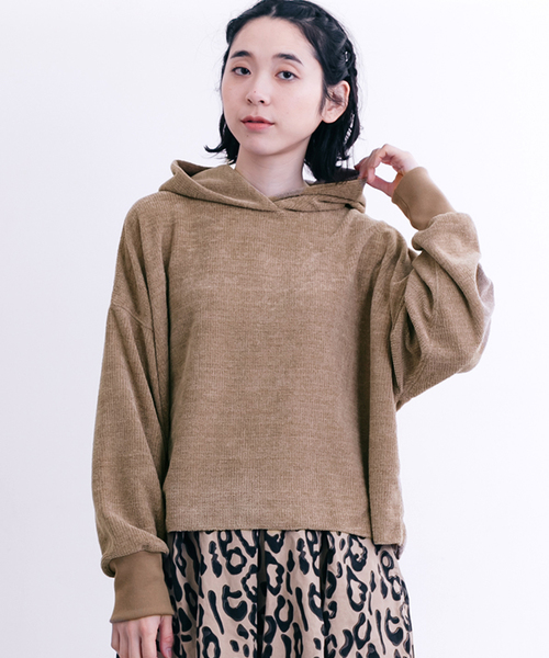 MERLOT（メルロー）の「裾カットオフパーカー1151（パーカー・レディース・ホワイト/ブラック/ベージュ/ネイビー/ピンク・FREE）」の3枚目の写真