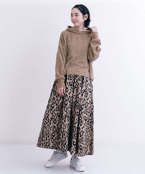 MERLOT（メルロー）の「裾カットオフパーカー1151（パーカー・レディース・ホワイト/ブラック/ベージュ/ネイビー/ピンク・FREE）」の11枚目の写真