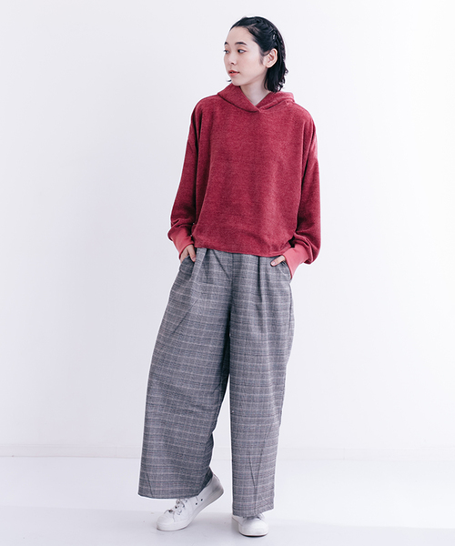 MERLOT（メルロー）の「裾カットオフパーカー1151（パーカー・レディース・ホワイト/ブラック/ベージュ/ネイビー/ピンク・FREE）」の10枚目の写真