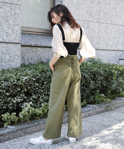 laboratory work(ラボラトリーワーク)の「サス付後ろレースアップパンツ(その他パンツ・レディース・ベージュ/インディゴブルー/ブラック/カーキ・MEDIUM)」の13枚目の写真