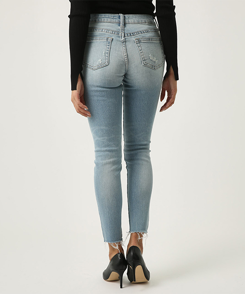 AZUL by moussy(アズールバイマウジー)の「【20190912販売禁止】クラッシュデニムスキニーⅢ(デニムパンツ・レディース・ライトブルー/ダークブルー・SMALL/MEDIUM/LARGE/X-SMALL)」の16枚目の写真