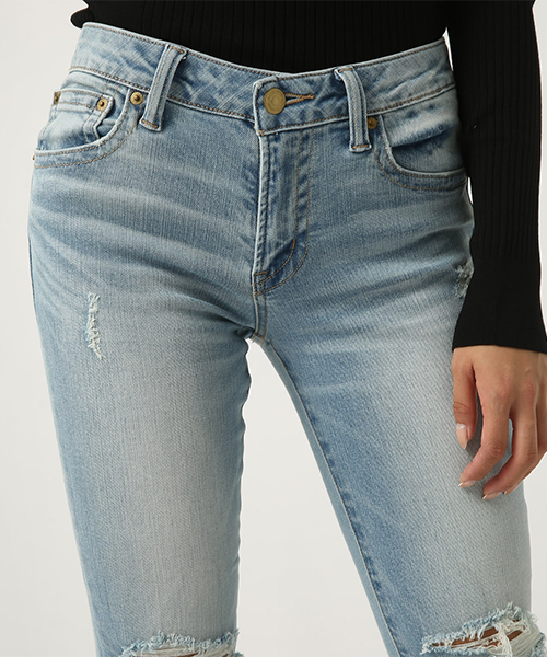 AZUL by moussy(アズールバイマウジー)の「【20190912販売禁止】クラッシュデニムスキニーⅢ(デニムパンツ・レディース・ライトブルー/ダークブルー・SMALL/MEDIUM/LARGE/X-SMALL)」の17枚目の写真