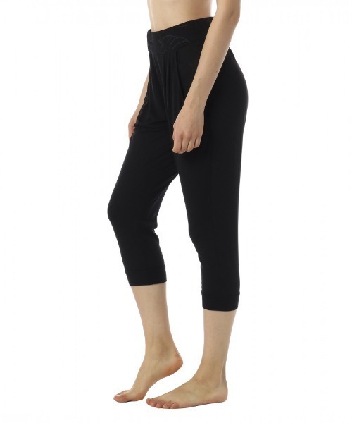 ROXY(ロキシー)の「RAIN DAZE LOOSE CROP/ロキシー クロップドパンツ フィットネス ジム ランニング ルームウェアにも(その他パンツ・レディース・ブラック/ホワイト/ネイビー・SMALL/MEDIUM/LARGE)」の11枚目の写真