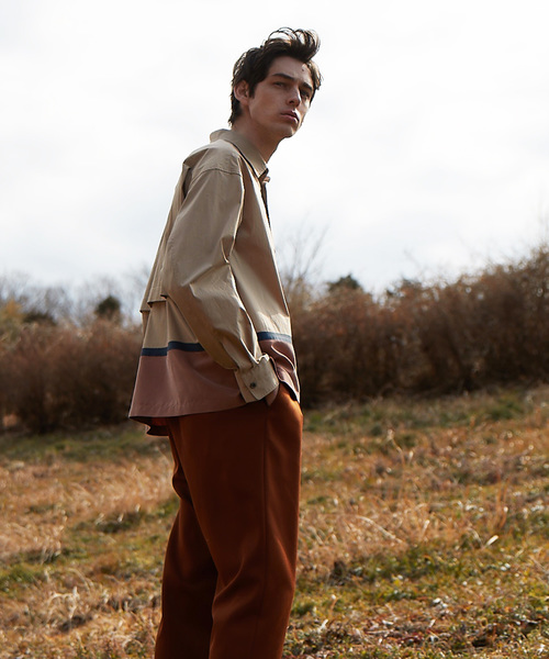 MAISON SPECIAL(メゾンスペシャル)の「オーバーサイズ配色クロップドシャツ 【MAISON SPECIAL/メゾンスペシャル】(シャツ/ブラウス・メンズ・ベージュ/ネイビー・44/46/48)」の6枚目の写真