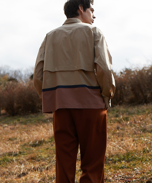 MAISON SPECIAL(メゾンスペシャル)の「オーバーサイズ配色クロップドシャツ 【MAISON SPECIAL/メゾンスペシャル】(シャツ/ブラウス・メンズ・ベージュ/ネイビー・44/46/48)」の7枚目の写真