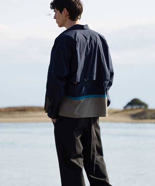 MAISON SPECIAL(メゾンスペシャル)の「オーバーサイズ配色クロップドシャツ 【MAISON SPECIAL/メゾンスペシャル】(シャツ/ブラウス・メンズ・ベージュ/ネイビー・44/46/48)」の11枚目の写真