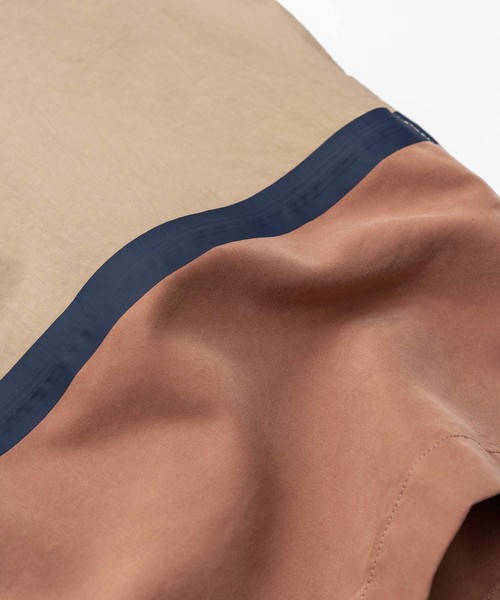 MAISON SPECIAL(メゾンスペシャル)の「オーバーサイズ配色クロップドシャツ 【MAISON SPECIAL/メゾンスペシャル】(シャツ/ブラウス・メンズ・ベージュ/ネイビー・44/46/48)」の3枚目の写真