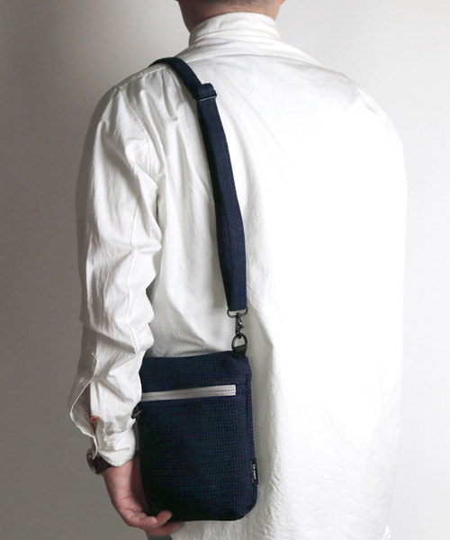 Un coeur（アンクール）の「【Un coeur/アンクール】MESH シリーズショルダー K908420（ショルダーバッグ・メンズ・その他11/その他12/その他13/その他14・FREE）」の3枚目の写真