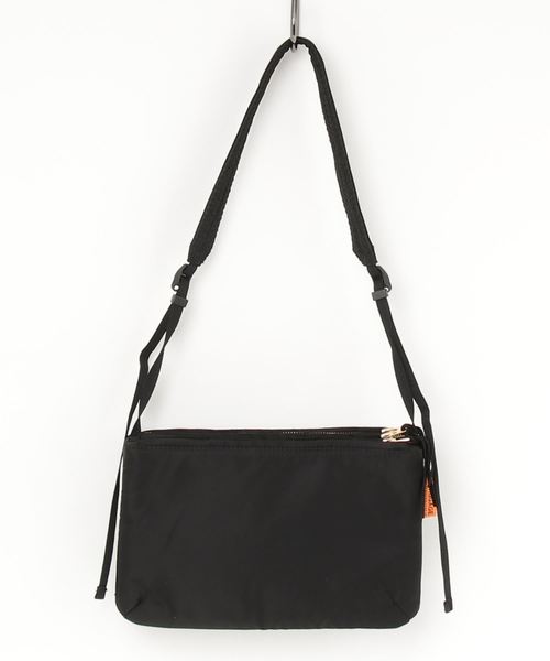 kha:ki（カーキ）の「「KHA:KI / カーキ」トリプルポーチソルダーバッグ"TRIPLE SHOULDER BAG"（ショルダーバッグ・レディース・ブラック/ベージュ/カーキ・FREE）」の4枚目の写真