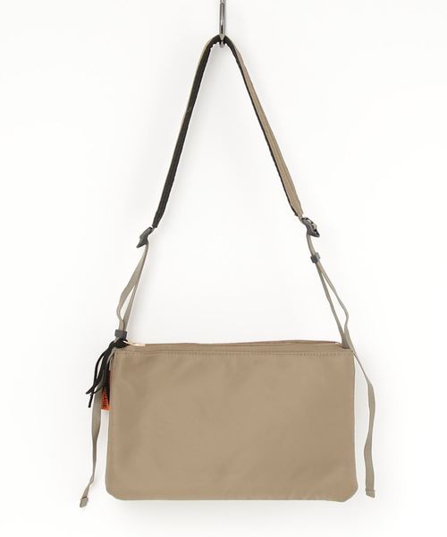 kha:ki（カーキ）の「「KHA:KI / カーキ」トリプルポーチソルダーバッグ"TRIPLE SHOULDER BAG"（ショルダーバッグ・レディース・ブラック/ベージュ/カーキ・FREE）」の8枚目の写真