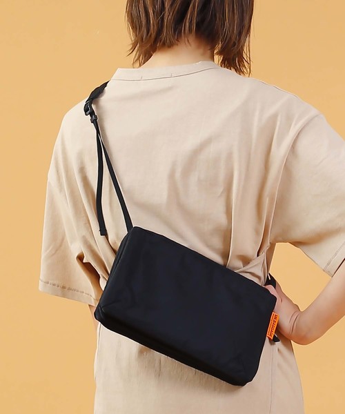 kha:ki（カーキ）の「「KHA:KI / カーキ」トリプルポーチソルダーバッグ"TRIPLE SHOULDER BAG"（ショルダーバッグ・レディース・ブラック/ベージュ/カーキ・FREE）」の13枚目の写真