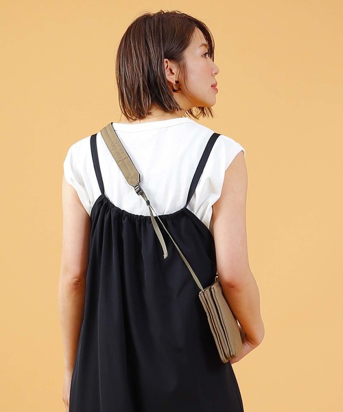 kha:ki（カーキ）の「「KHA:KI / カーキ」トリプルポーチソルダーバッグ"TRIPLE SHOULDER BAG"（ショルダーバッグ・レディース・ブラック/ベージュ/カーキ・FREE）」の10枚目の写真