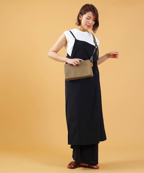 kha:ki（カーキ）の「「KHA:KI / カーキ」トリプルポーチソルダーバッグ"TRIPLE SHOULDER BAG"（ショルダーバッグ・レディース・ブラック/ベージュ/カーキ・FREE）」の11枚目の写真