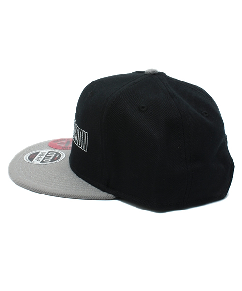 WHO'S WHO gallery（フーズフーギャラリー）の「【MICHIKO LONDON×WHO'S WHO gallery】CAP（キャップ・メンズ・ブラック/ホワイト・FREE）」の3枚目の写真