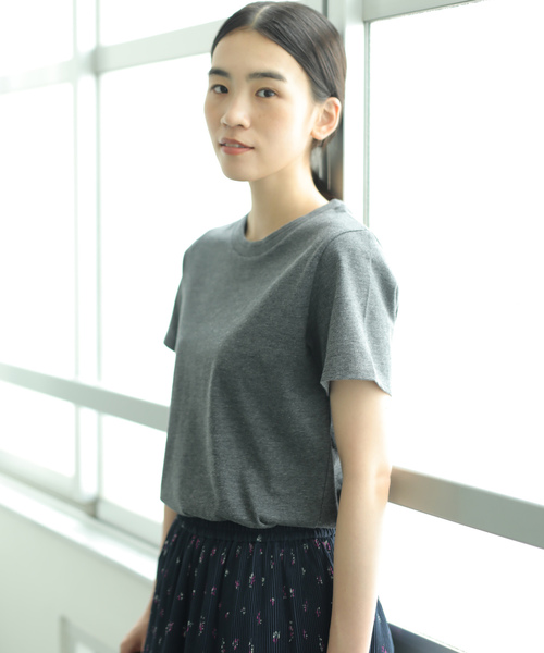 AMERICAN HOLIC(アメリカンホリック)の「ベーシッククルーネックカットプルオーバー *(Tシャツ/カットソー・レディース・ブラック/オフホワイト/サックスブルー/ピンク/グレー系その他/グレー系その他2・S/M/L)」の4枚目の写真
