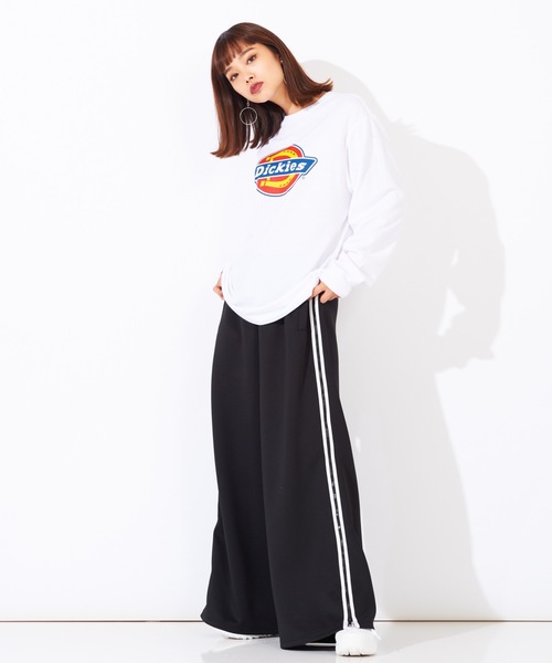 Dickies（ディッキーズ）の「∴WEGO/【WEB限定】Dickies 別注ロゴプリントロンT（Tシャツ/カットソー・メンズ・ベージュ/パープル/ホワイト/ブラック・LARGE/MEDIUM）」の6枚目の写真
