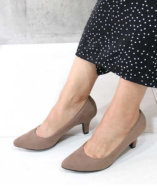 Balancoire(ブランコアール)の「足の冷えないポインテッドプレーンパンプス(7.1cmヒール)(パンプス)」|ダークベージュ