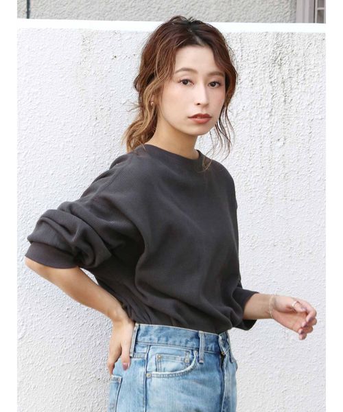 Ungrid(アングリッド)の「畦ワッフルルーズロングスリーブTee(Tシャツ/カットソー・レディース・ブラウン/チャコールグレー/オフホワイト・FREE)」の3枚目の写真