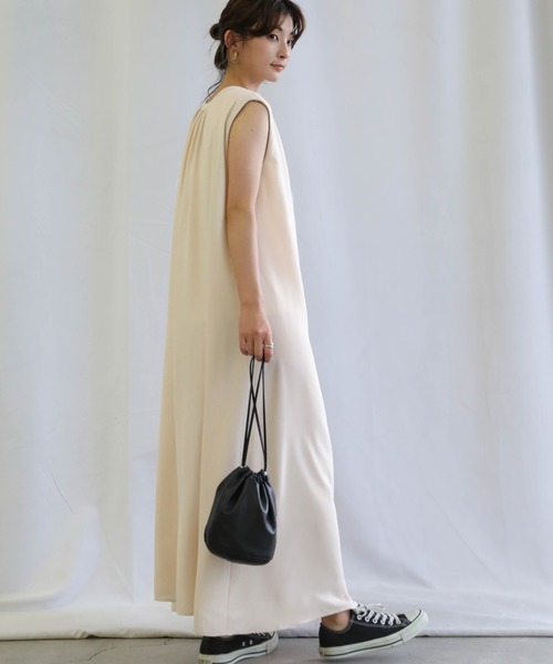select MOCA(セレクトモカ)の「2wayネックギャザーワンピース(ワンピース・レディース・ブラック/ライトグリーン/ライトベージュ・FREE)」の21枚目の写真