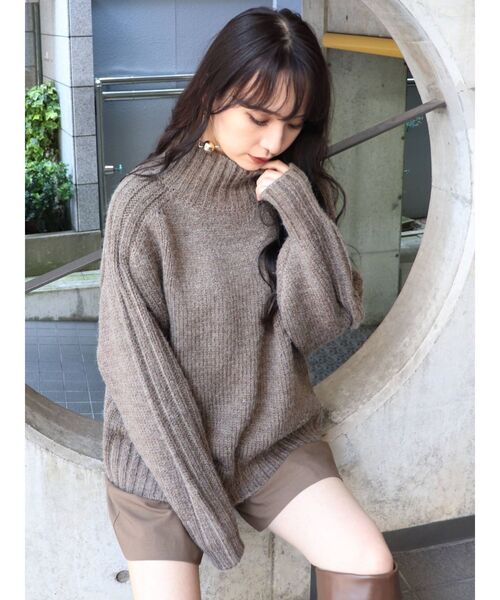 MURUA（ムルーア）の「バックスリットニットチュニック（ニット/セーター・レディース・グレー/アイボリー/モカ・FREE）」の10枚目の写真