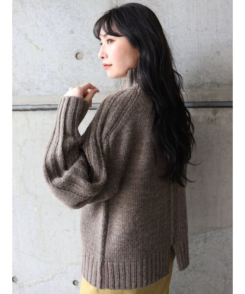 MURUA（ムルーア）の「バックスリットニットチュニック（ニット/セーター・レディース・グレー/アイボリー/モカ・FREE）」の11枚目の写真