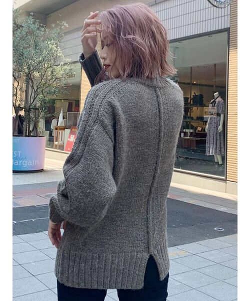 MURUA（ムルーア）の「バックスリットニットチュニック（ニット/セーター・レディース・グレー/アイボリー/モカ・FREE）」の16枚目の写真