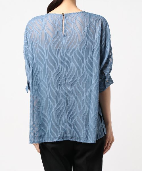 notch.(ノッチ)の「シアージャカードTブラウス(シャツ/ブラウス・レディース・オフホワイト/ホワイト/ブラック/ブルー・M)」の6枚目の写真