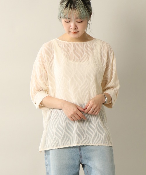 notch.(ノッチ)の「シアージャカードTブラウス(シャツ/ブラウス・レディース・オフホワイト/ホワイト/ブラック/ブルー・M)」の1枚目の写真