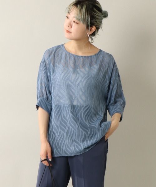 notch.(ノッチ)の「シアージャカードTブラウス(シャツ/ブラウス・レディース・オフホワイト/ホワイト/ブラック/ブルー・M)」の4枚目の写真