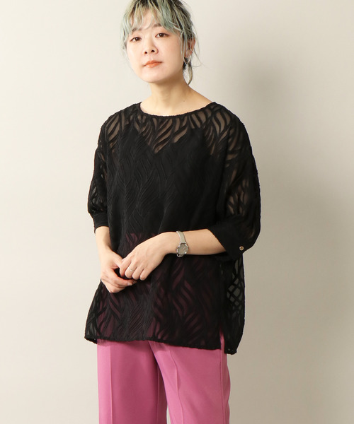 notch.(ノッチ)の「シアージャカードTブラウス(シャツ/ブラウス・レディース・オフホワイト/ホワイト/ブラック/ブルー・M)」の3枚目の写真