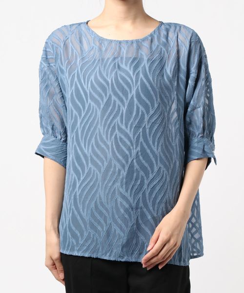 notch.(ノッチ)の「シアージャカードTブラウス(シャツ/ブラウス・レディース・オフホワイト/ホワイト/ブラック/ブルー・M)」の15枚目の写真