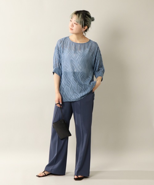 notch.(ノッチ)の「シアージャカードTブラウス(シャツ/ブラウス・レディース・オフホワイト/ホワイト/ブラック/ブルー・M)」の8枚目の写真