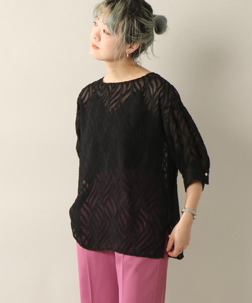 notch.(ノッチ)の「シアージャカードTブラウス(シャツ/ブラウス・レディース・オフホワイト/ホワイト/ブラック/ブルー・M)」の12枚目の写真