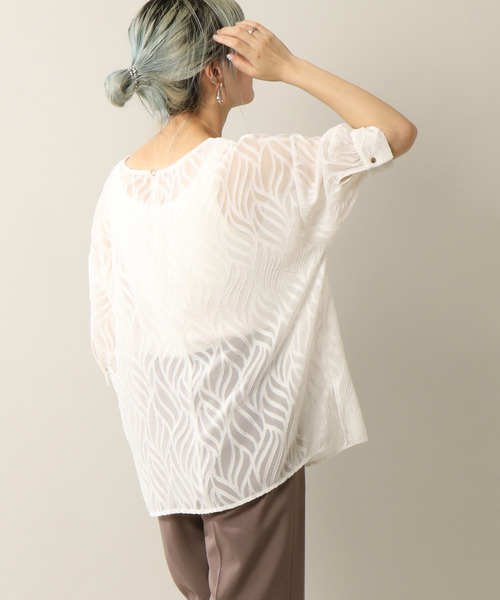 notch.(ノッチ)の「シアージャカードTブラウス(シャツ/ブラウス・レディース・オフホワイト/ホワイト/ブラック/ブルー・M)」の17枚目の写真