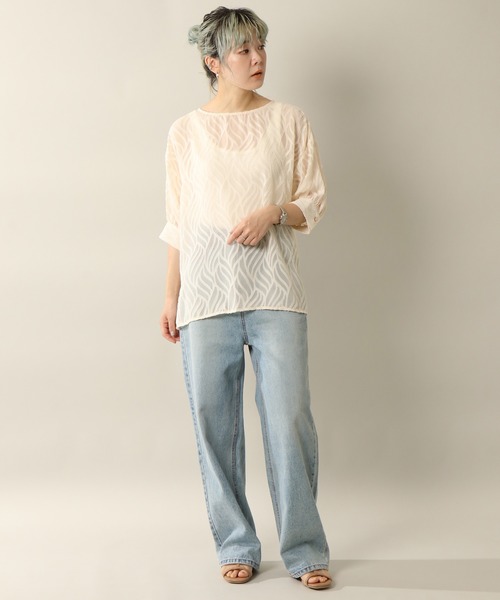 notch.(ノッチ)の「シアージャカードTブラウス(シャツ/ブラウス・レディース・オフホワイト/ホワイト/ブラック/ブルー・M)」の22枚目の写真