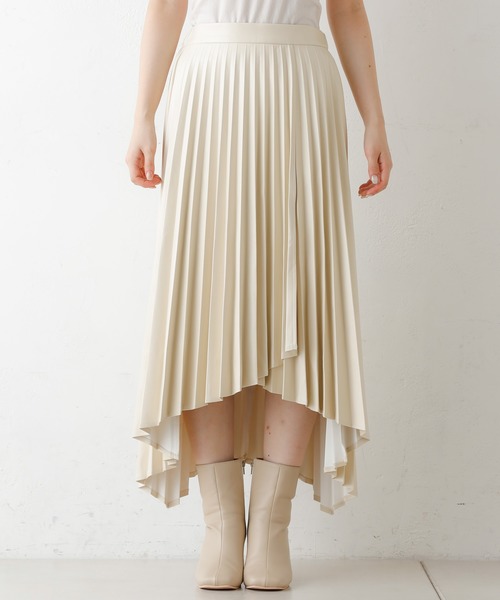 Chico（チコ）の「フェイクレザーイレヘムプリーツスカート/レザースカート（スカート・レディース・ベージュ/ブラウン/アイボリー・FREE）」の6枚目の写真