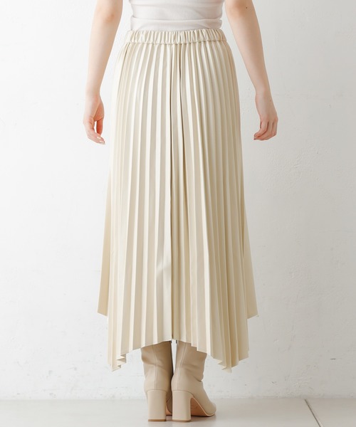 Chico（チコ）の「フェイクレザーイレヘムプリーツスカート/レザースカート（スカート・レディース・ベージュ/ブラウン/アイボリー・FREE）」の12枚目の写真