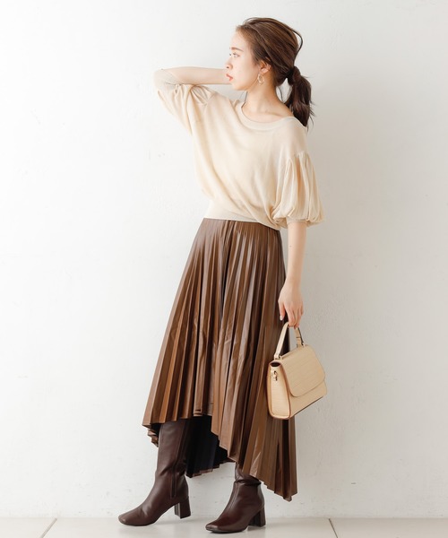 Chico（チコ）の「フェイクレザーイレヘムプリーツスカート/レザースカート（スカート・レディース・ベージュ/ブラウン/アイボリー・FREE）」の11枚目の写真