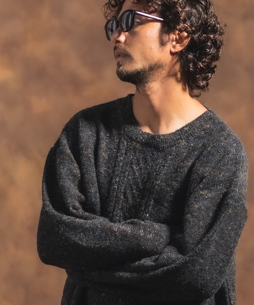 Jih Nunc（ジーヌンク）の「mn2240-ルーズシルエットカラーネップケーブルニット（ニット/セーター・メンズ・キャメル/チャコール・M/S/L）」の2枚目の写真