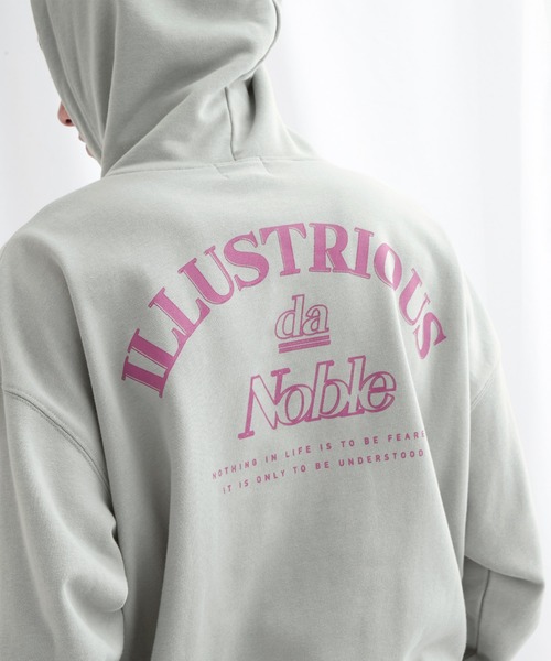 EMMA CLOTHES(エマクローズ)の「ビッグシルエット 裏毛 バックロゴデザインプルオーバーパーカー/ILLUSTRIOUS da Noble(EMMA CLOTHES)(パーカー・メンズ・ブラック/オフホワイト/ブルーグレー/ベージュ系その他・FREE)」の3枚目の写真